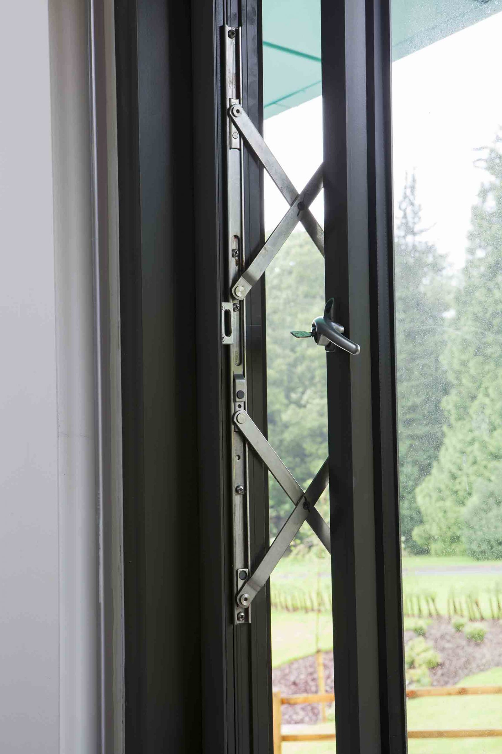 inside aluminium window